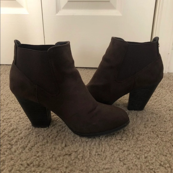 Booties, Size 7 - Picture 3 of 3